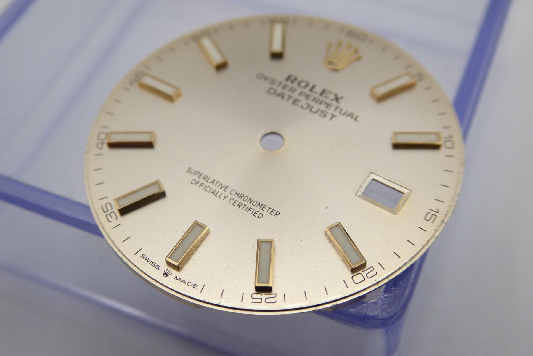 Rolex Orologi: Rolex Datejust 41mm sundust stick dial 126331 – Nuovo (secondo la descrizione) da Geneve venduto da adr_xk6n 2