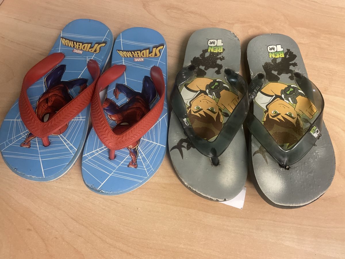 H&M Scarpe per ragazzi: 2 Badeschuhe/ Flip Flops, Gr.30/31Spiderman – Usato da Obergerlafingen venduto da cabo4
