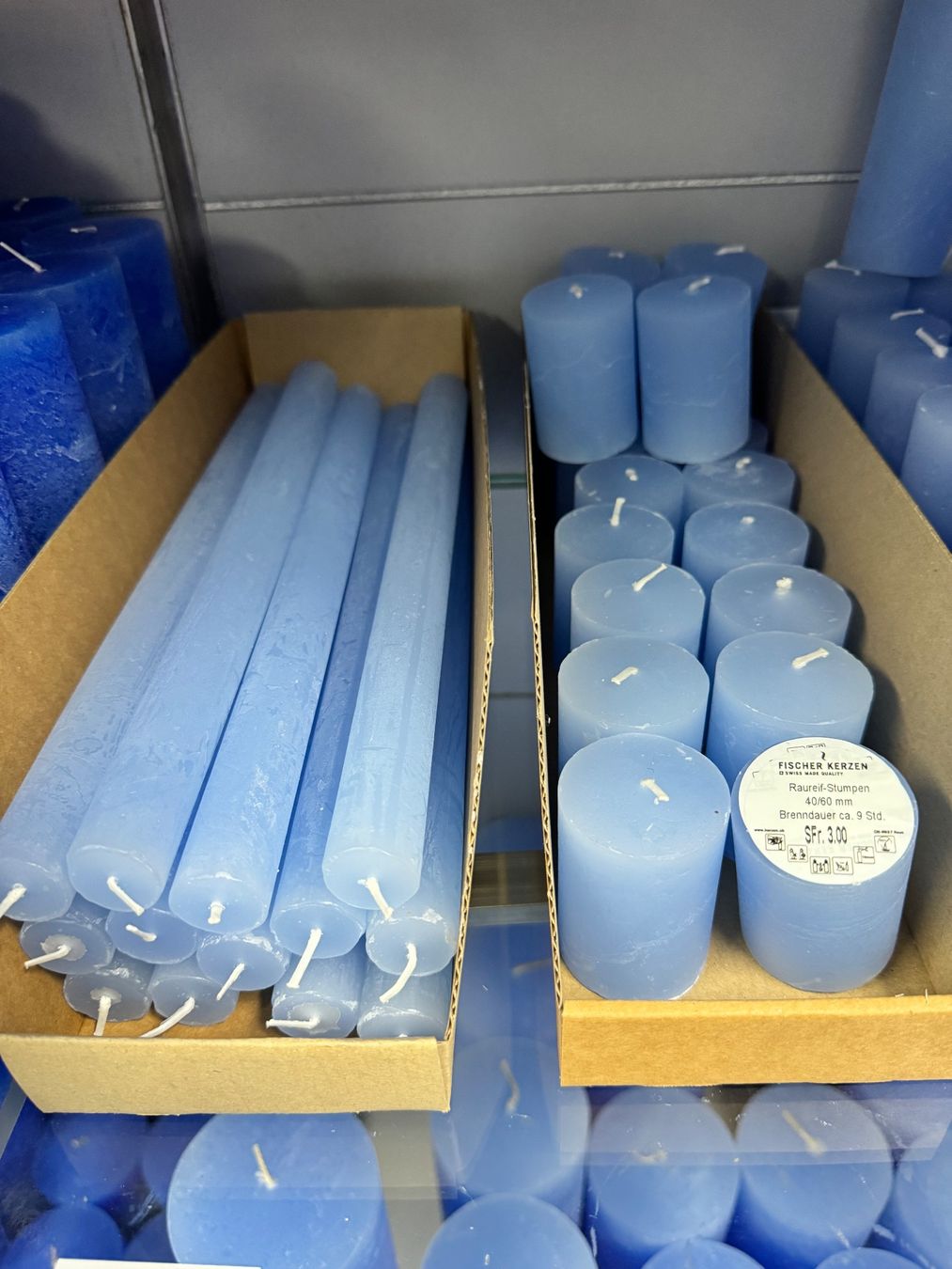 Candele: 047 Posten Raureif Kerzen hellblau aus Liquidation – Nuovo (secondo la descrizione) da Derendingen venduto da Meisterstuecke 1