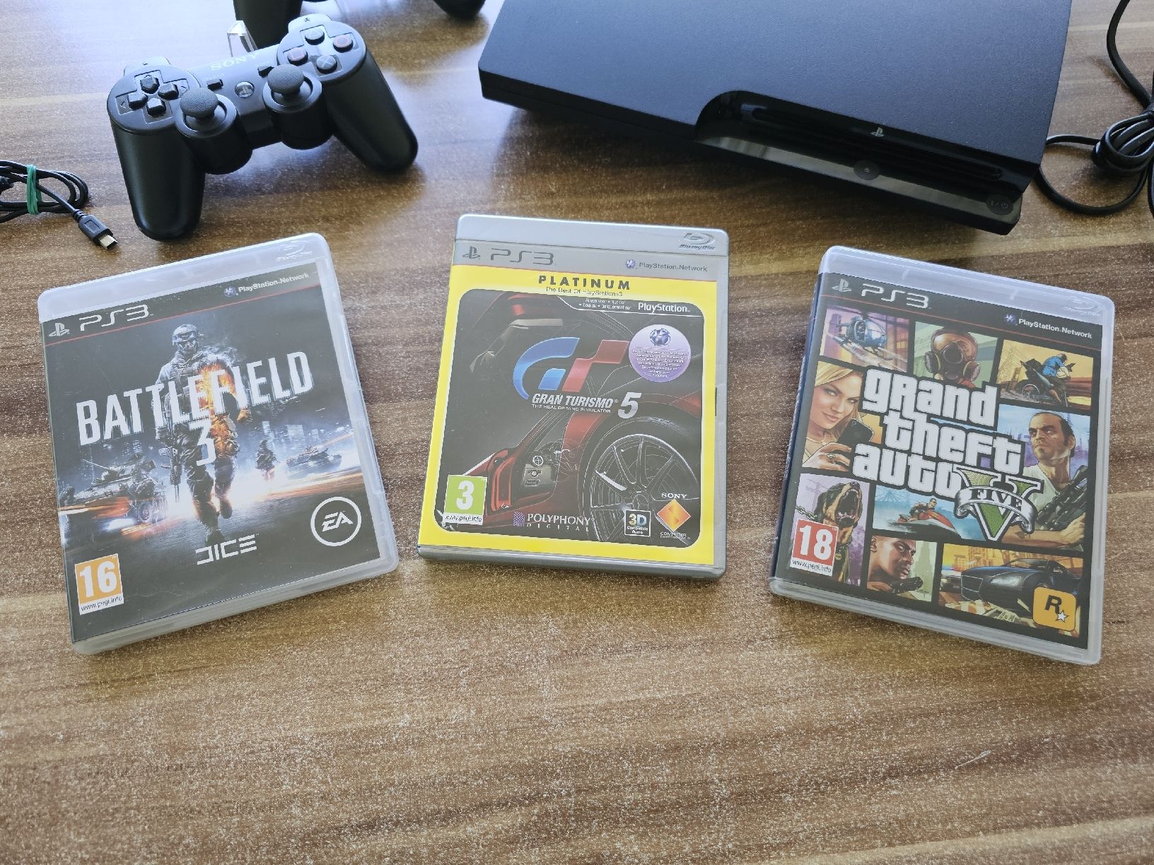 Sony Console: Playstation 3 mit 2 Controller + 3 Spiele! Top! – Usato da Hünenberg venduto da Bigelli0 2
