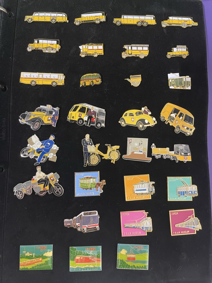 Swiss Placchette & Badge: Postauto & Schweizer Verkehr Pins – Usato da Berikon venduto da TopLok