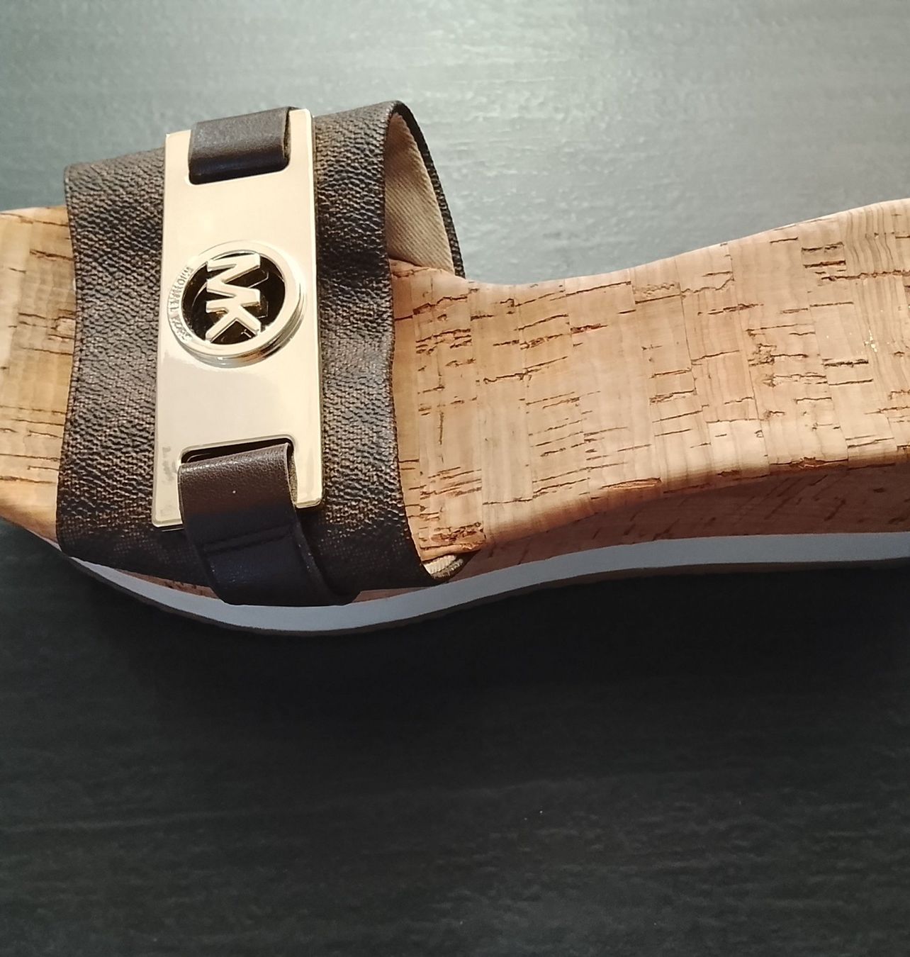 Michael Kors Scarpe da donna: Mules / sandales MK, neuves, taille 38.5 – Nuovo (secondo la descrizione) da Chavornay venduto da didou2009 2