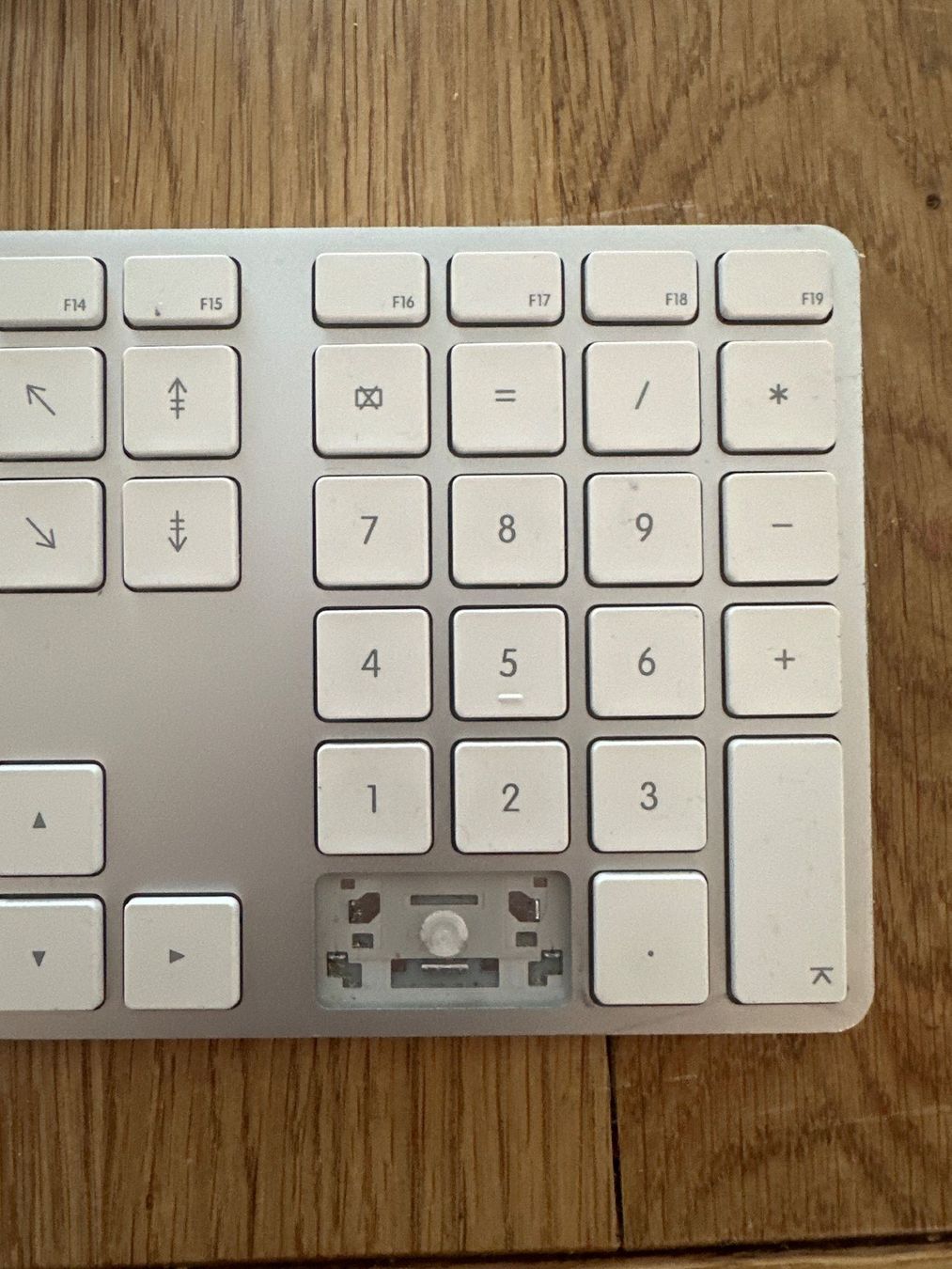 Apple Claviers: Apple Tastatur Magic Keyboard mit Ziffernblock – D'occasion à Engelburg par Shantaram01 2