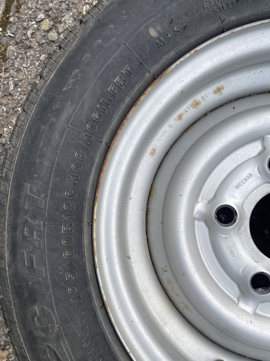 Pneumatici & Ruote complete: Komplettrad 195/60R12 – Usato da Flaach venduto da Binz 2
