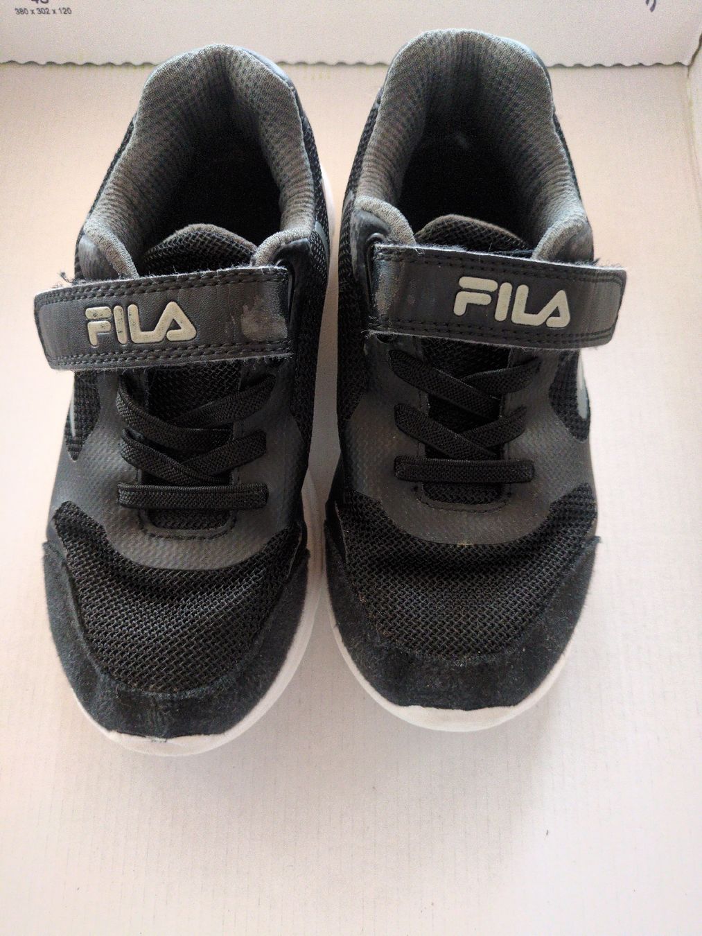 Fila Scarpe per ragazzi: Fila Turnschuhe Turn Schuh Kinder Grösse 30 – Usato da Fankhaus (Trub) venduto da sun_7677