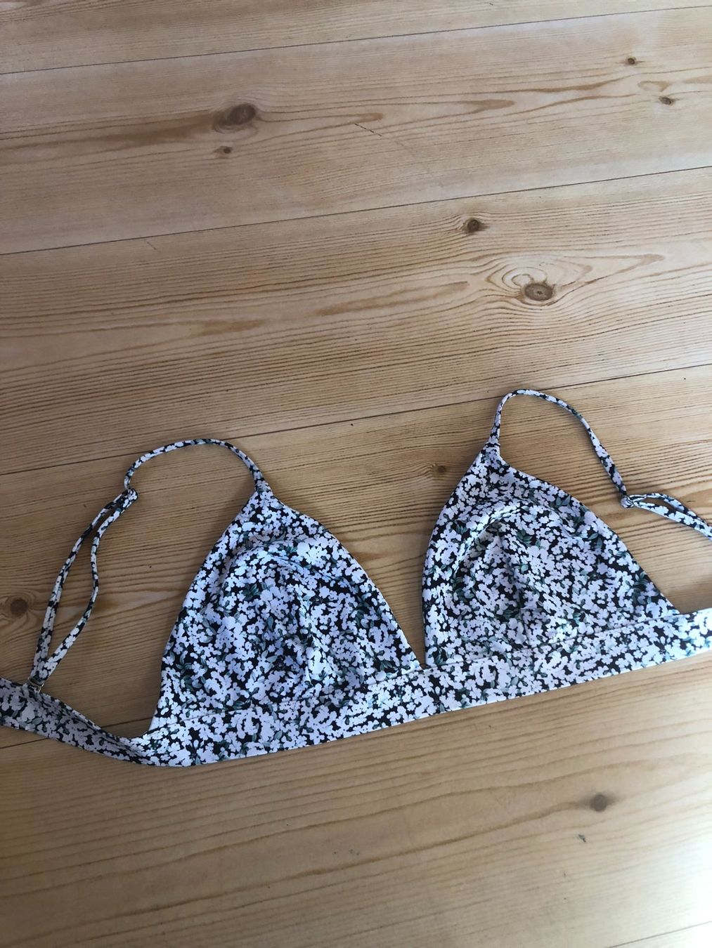 H&M Costumi da bagno & Bikini: Haut de maillot de bain fleuri – Usato da Bulle venduto da sop_ct6x 1