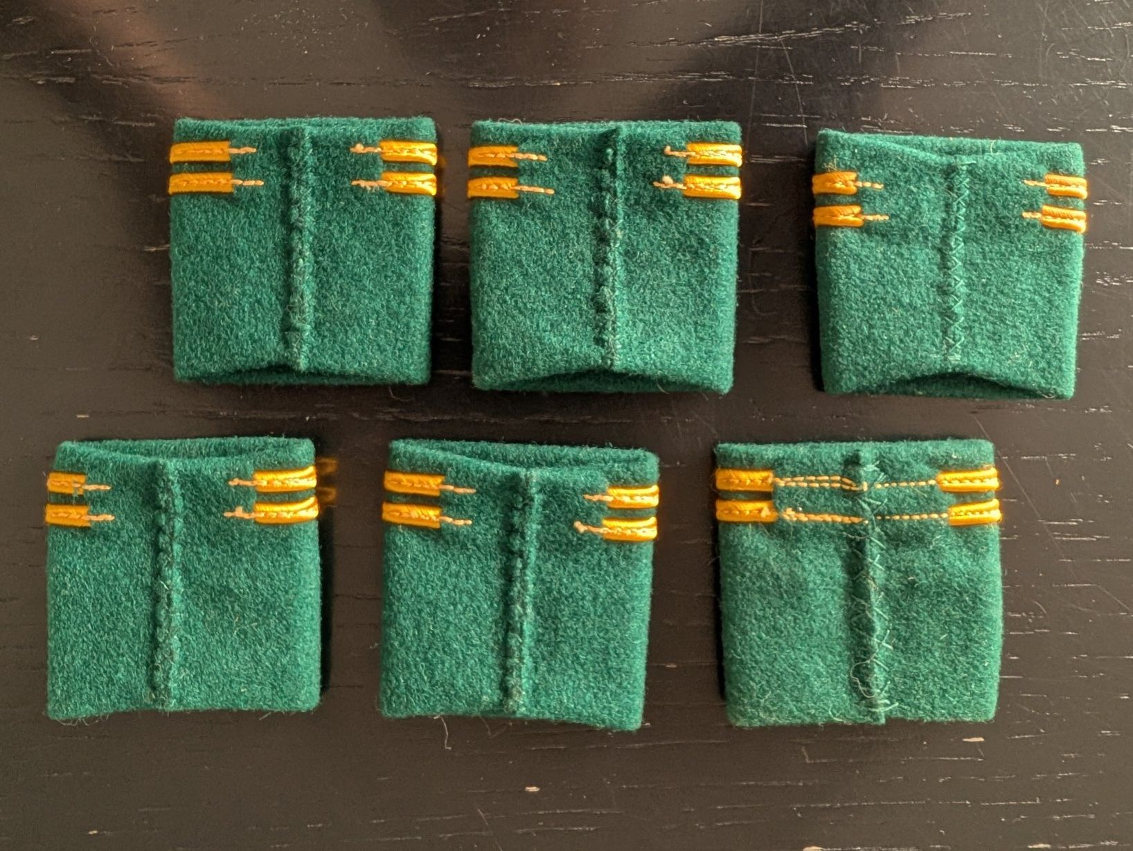Schweizer Armee Uniformi: Schweizer Armee Schulterschlaufen – Usato da Thalwil venduto da sultan03 3