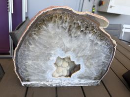Geode Exemplar gross dekorativ Naturstein Sammlerstueck Deko