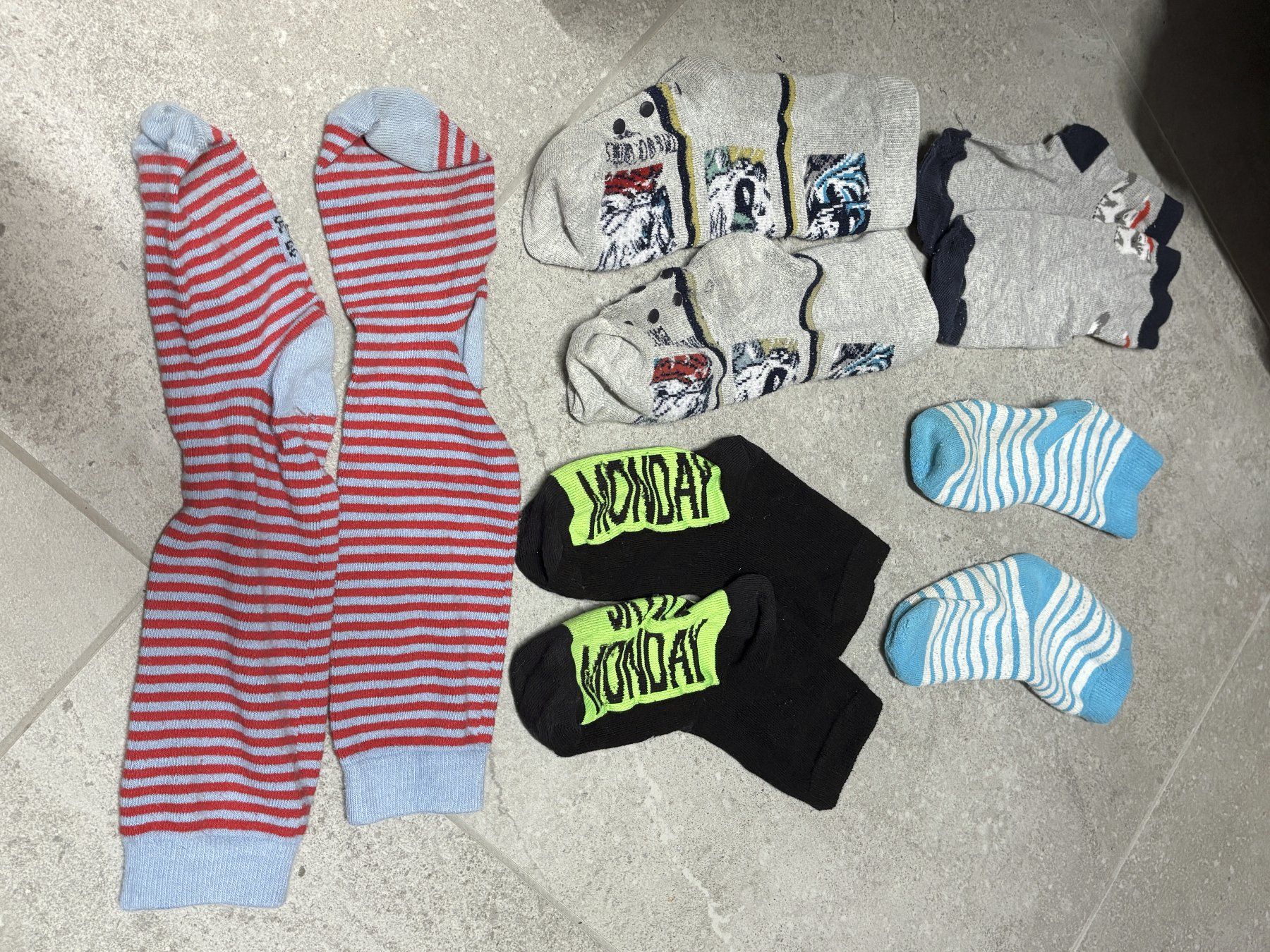 Chaussettes enfants: Chaussettes 31 - 34 – D'occasion à Salvenach par gwenwywar