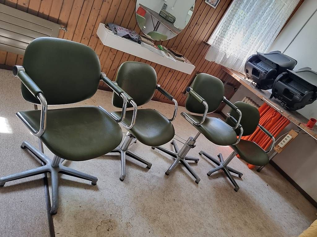 Stühle: 5 alte Coiffeur Stühle – Gebraucht aus Reinach AG von Suzuki34 4