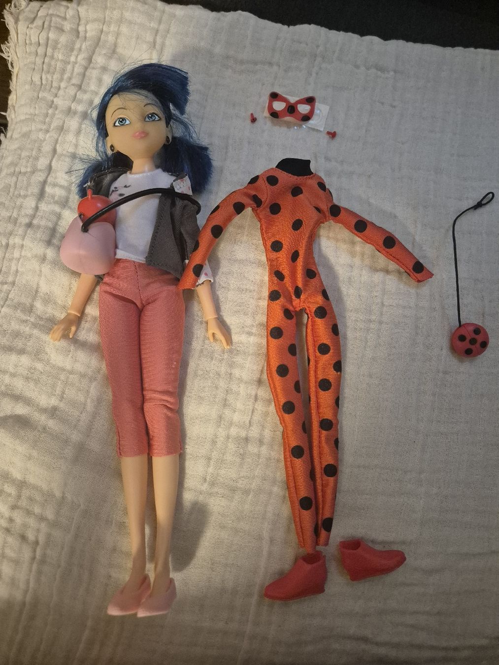 Puppen: Miraculous Ladybug Doll with Accessories  – Neu (gemäss Beschreibung) aus Zürich von mar_h988
