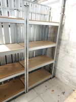 2 Steckregale mit Holzplatten