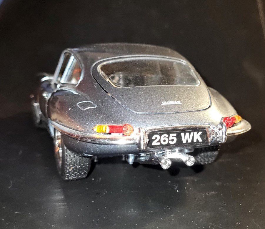Bburago Modellini d'auto: Jaguar E-Type – Usato da Herisau venduto da Simonalb 3