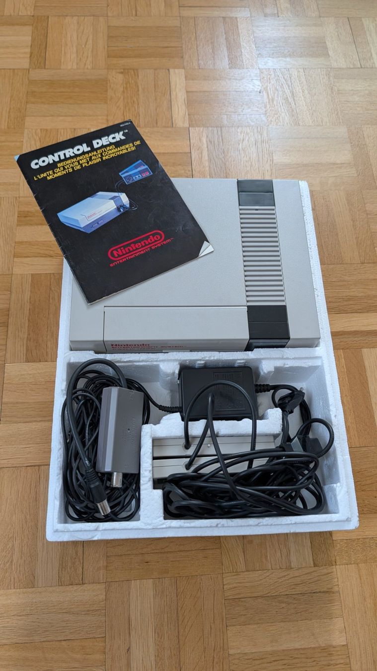 Nintendo Console: Nintendo Nes Control Deck - European Version – Usato da Locarno venduto da antonioamato 3
