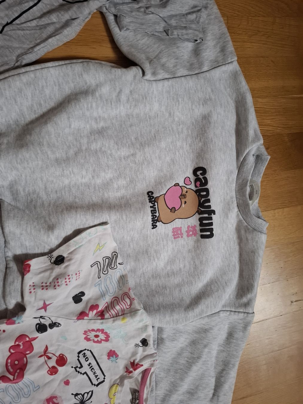Kleiderpakete & -sets: Mädchen Kleiderpaket 134 Pyjamas usw – Gebraucht aus Baar von Jhonny18 2