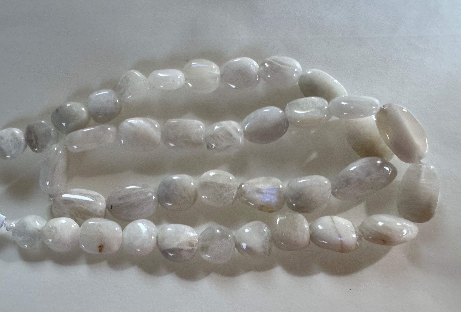 Catenine: exclusiver Mondstein wunderschön,   Strang 40cm TOP !!! – Nuovo e nell'imballaggio originale da Leuggern venduto da gemshow 2