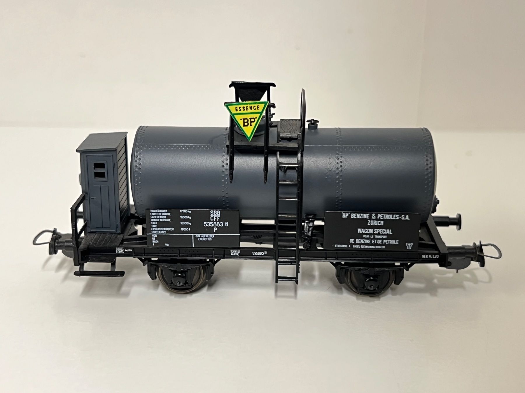 Fleischmann Modelleisenbahnen: Fleischmann SBB BP BENZIN & PETROLEUM A.G. – Gebraucht aus Neuenhof von ludovicco 1