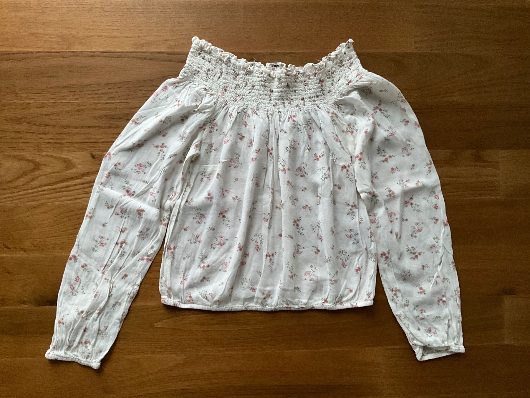H&M Top: H&M off-shoulder top S-M – Usato da Erlenbach ZH venduto da Syssi_C 1