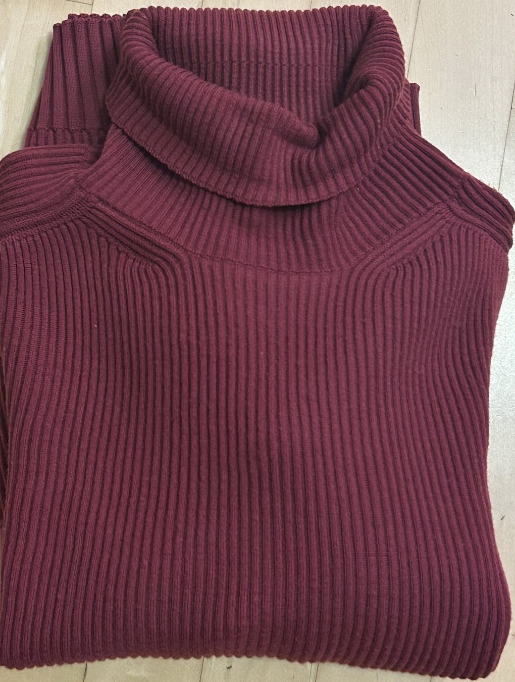 Stone Island Pullover & Sweatshirts: Stone Island Rollkragenpullover / Bordeaux Rot / Grösse XXL – Gebraucht aus Maur von Makiga7 1