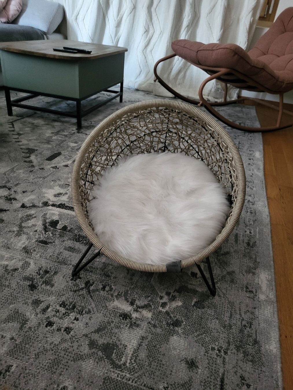 Liege- & Schlafplätze: Panier pour chat-chien – Gebraucht aus Geneve von Mk.i
