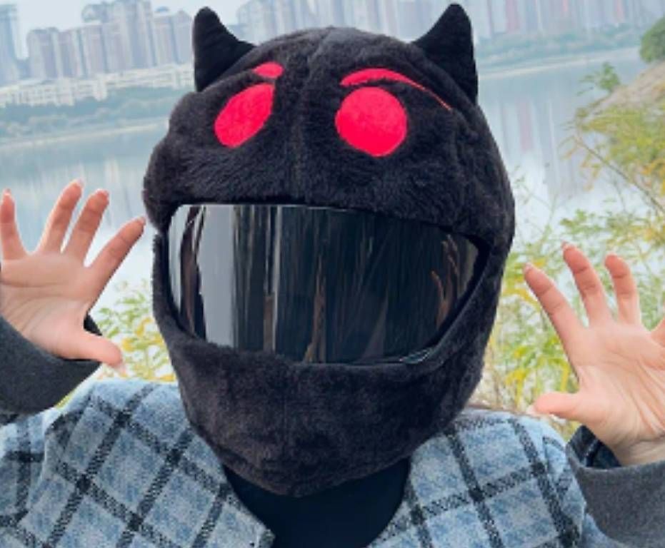 Uniformi: Helm Überzughülle/Maske  – Usato da Münchenbuchsee venduto da Bussistyle 2