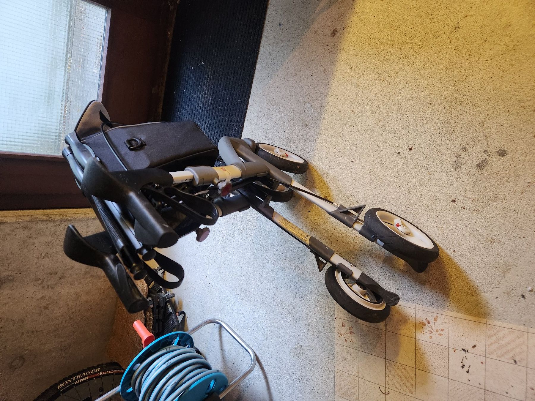 Ausili per la deambulazione: Rollator Topro Troja 5G mit Tasche – Usato da Dorf venduto da Jea1900 3