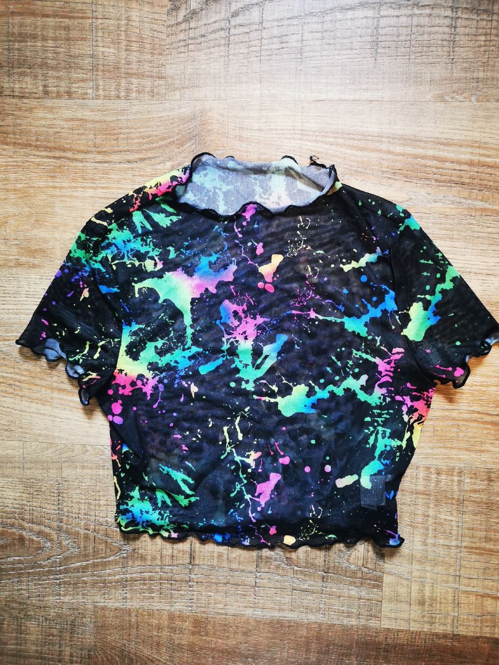 T-shirts: Schickes Mesh-Top mit Farbklecksen, Grösse M neuwertig – Neuf (Voir description) à Balsthal par Leila_Luna