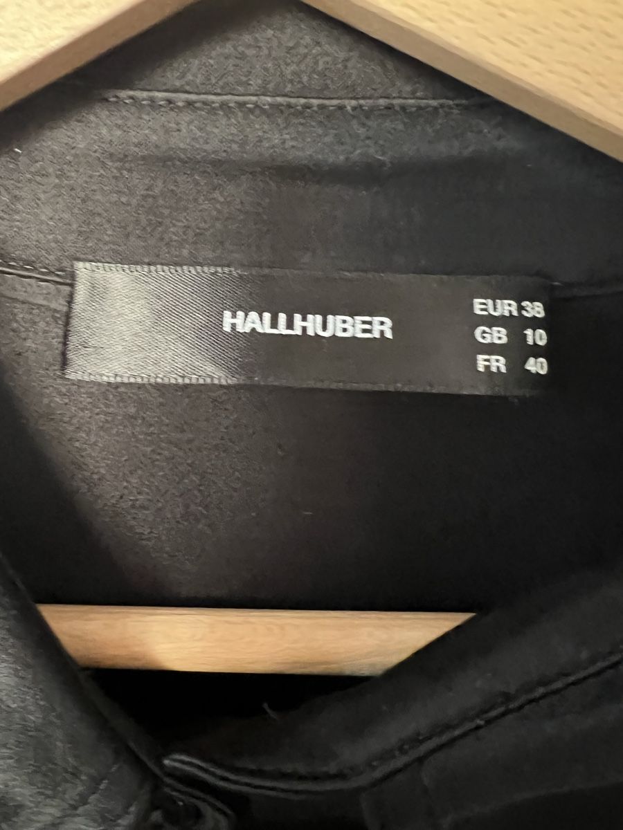 Hallhuber Camicette: HALLHUBER Bluse Schwarz Satin Look Gr 38 – Usato da Schaffhausen venduto da vandemonian 2