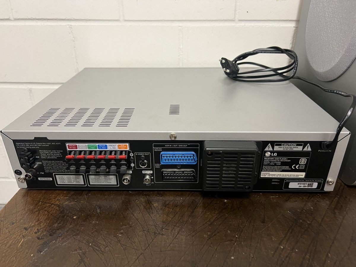 LG Registratori: VHS-Videorecorder mit Home Cinema System – Usato da Schongau venduto da Retro_Shop 6