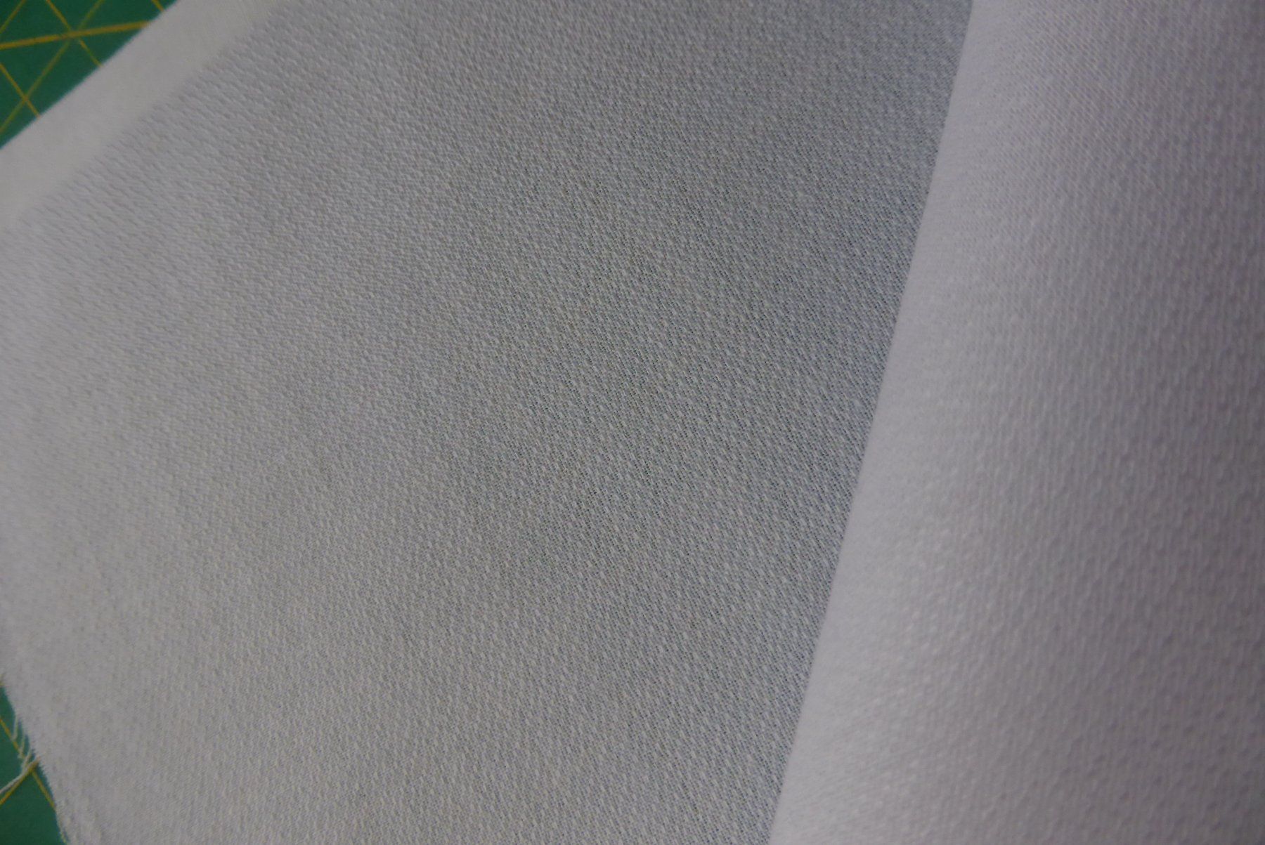 Tessuti: Feiner Baumwollstoff weiss - leicht elastisch - 93 x 108 cm – Usato da Brunnadern venduto da pinkfaden 1