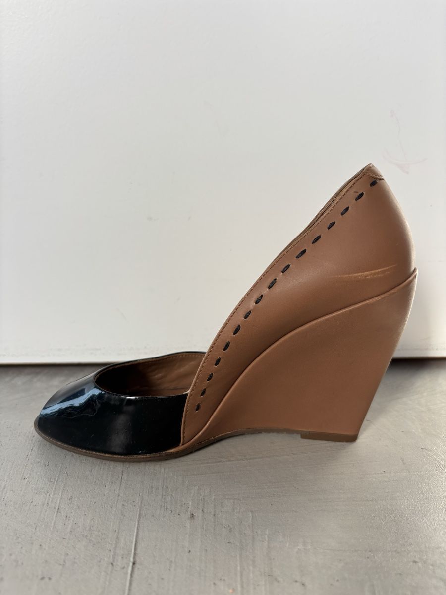 Bally Scarpe da donna: Bally Keilabsatz-Pumps, Gr. 36,5 , Leder – Nuovo (secondo la descrizione) da Steinmaur venduto da aly_mhs6 4