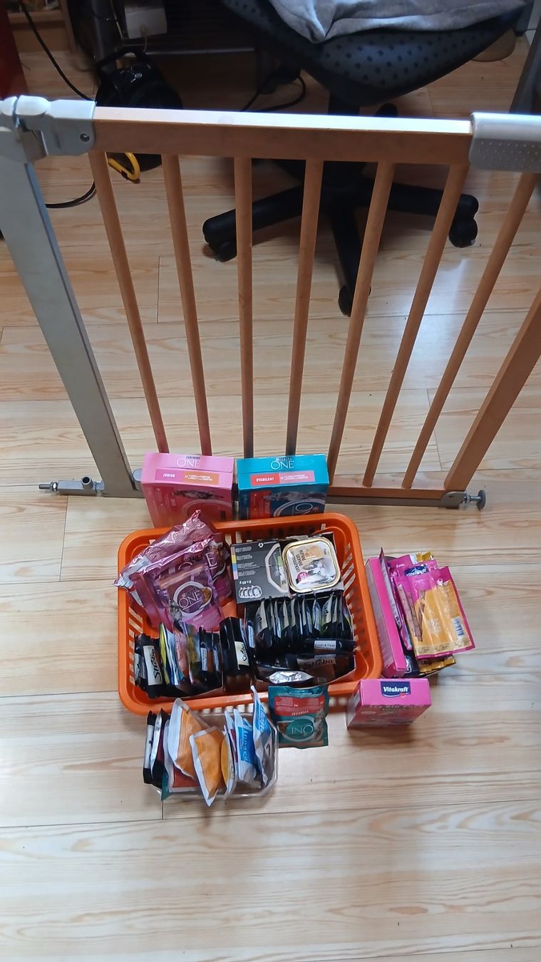 Futter: Katzentüre + Futter – Gebraucht aus Wiedlisbach von Hobby2 6