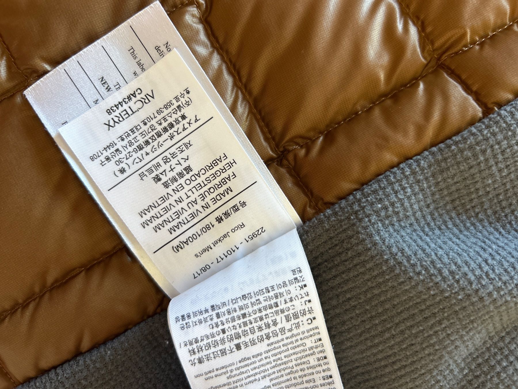 Arcteryx Giacche: Daunenjacke Arcteryx, Grösse M – Nuovo (secondo la descrizione) da Niederglatt ZH venduto da Julia_4 5