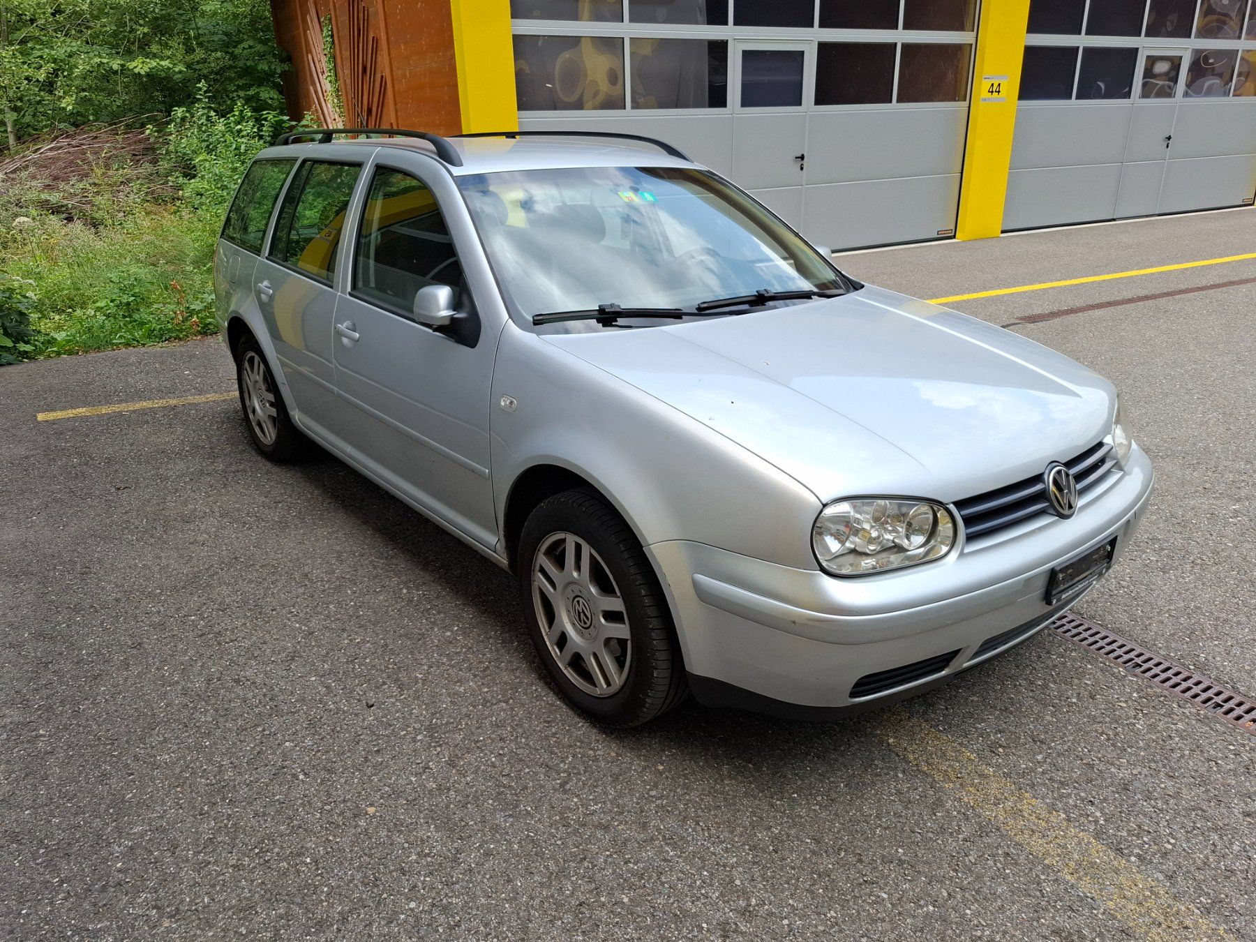 VW Autos: Vw golf 4 2,0 4motion kombi – Défectueux à Muotathal par Joe8100 1