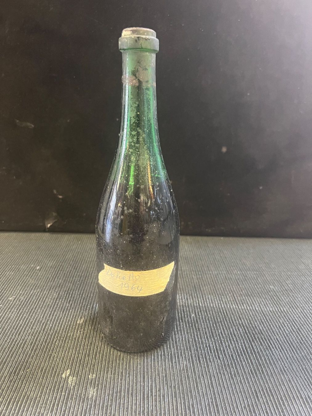 Vino: DOLCELLO 1964 – Nuovo (secondo la descrizione) da Genève venduto da Leboucheoreilles