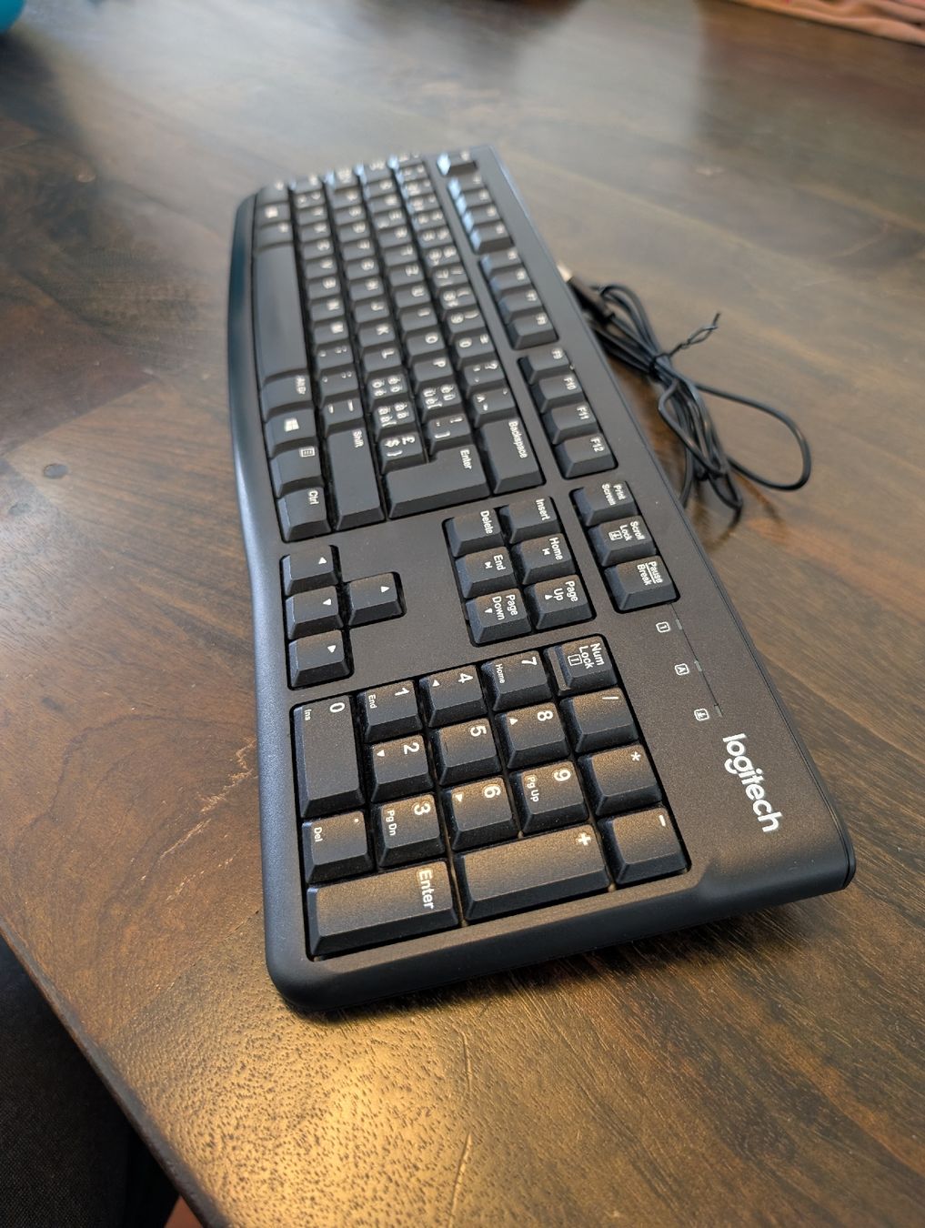 Logitech Tastiere: Tastatur Logitech K120 USB-Keyboard, neuwertig – Nuovo (secondo la descrizione) da Sursee venduto da Sen.Lu 1