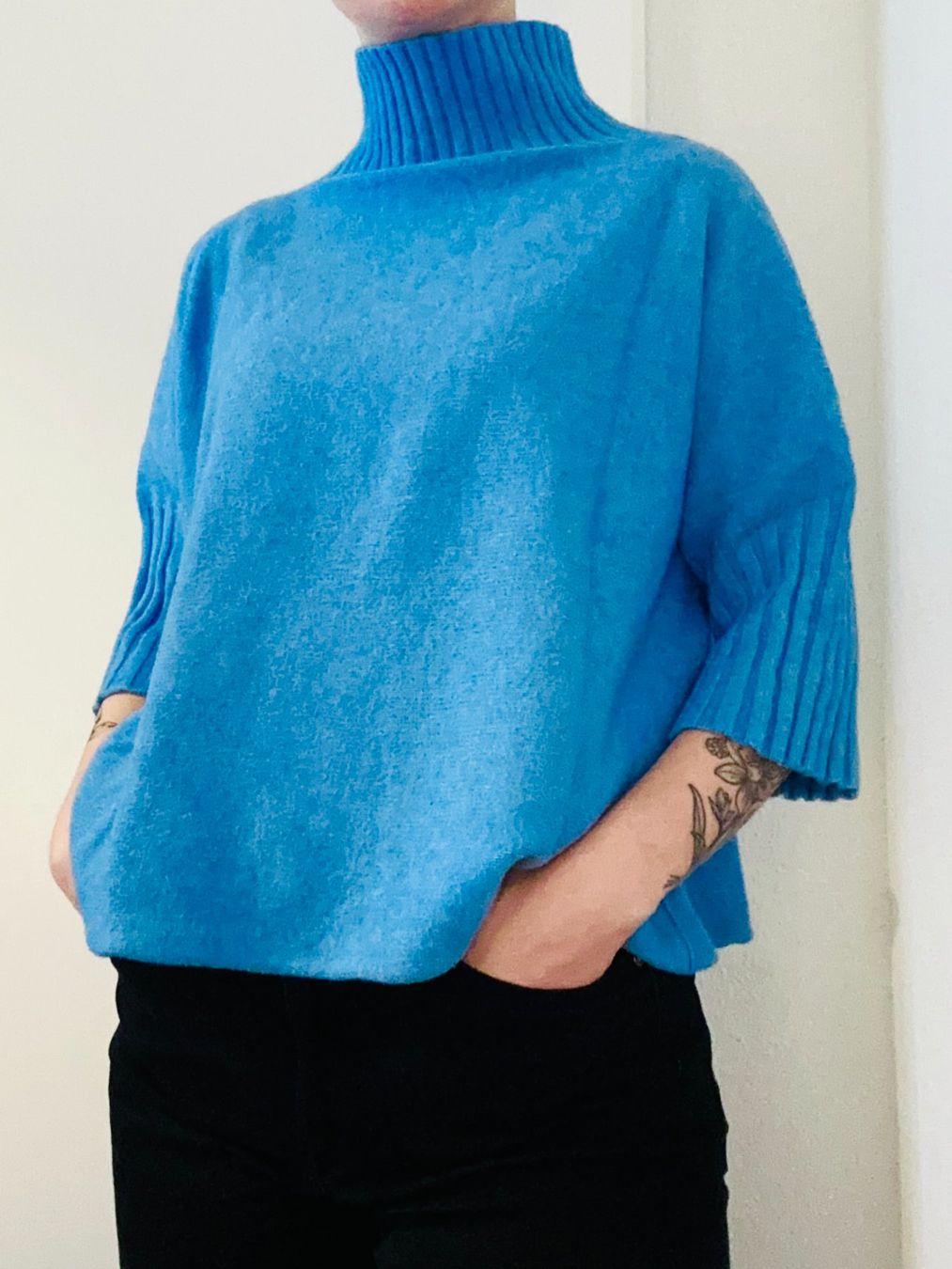 Maglioni & Felpe: Pull bleu ciel ample à col roulé - Taille S – Usato da Bern venduto da orgalorg