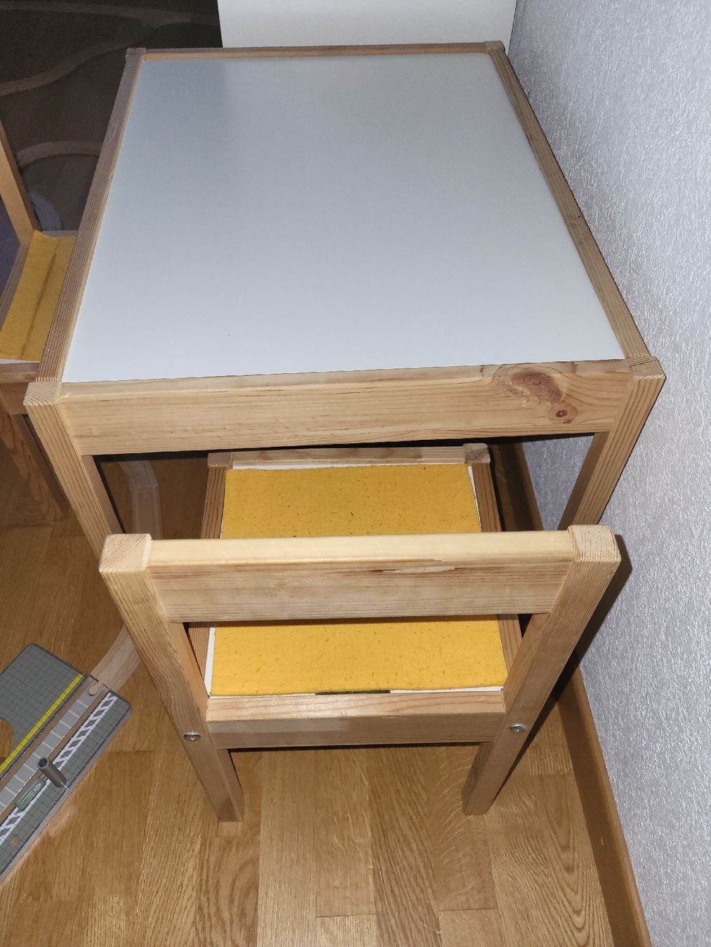Ikea Set de table et chaises: Kindertisch mit 2 Stühlen (IKEA) – Neuf (Voir description) à Biel/Bienne par Aare5 1