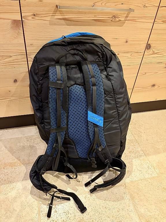 Sport dell'aria & Aquiloni: Advance Easiness 3 avec parachute de secours – Usato da Villarvolard venduto da Kiwiboy89 1