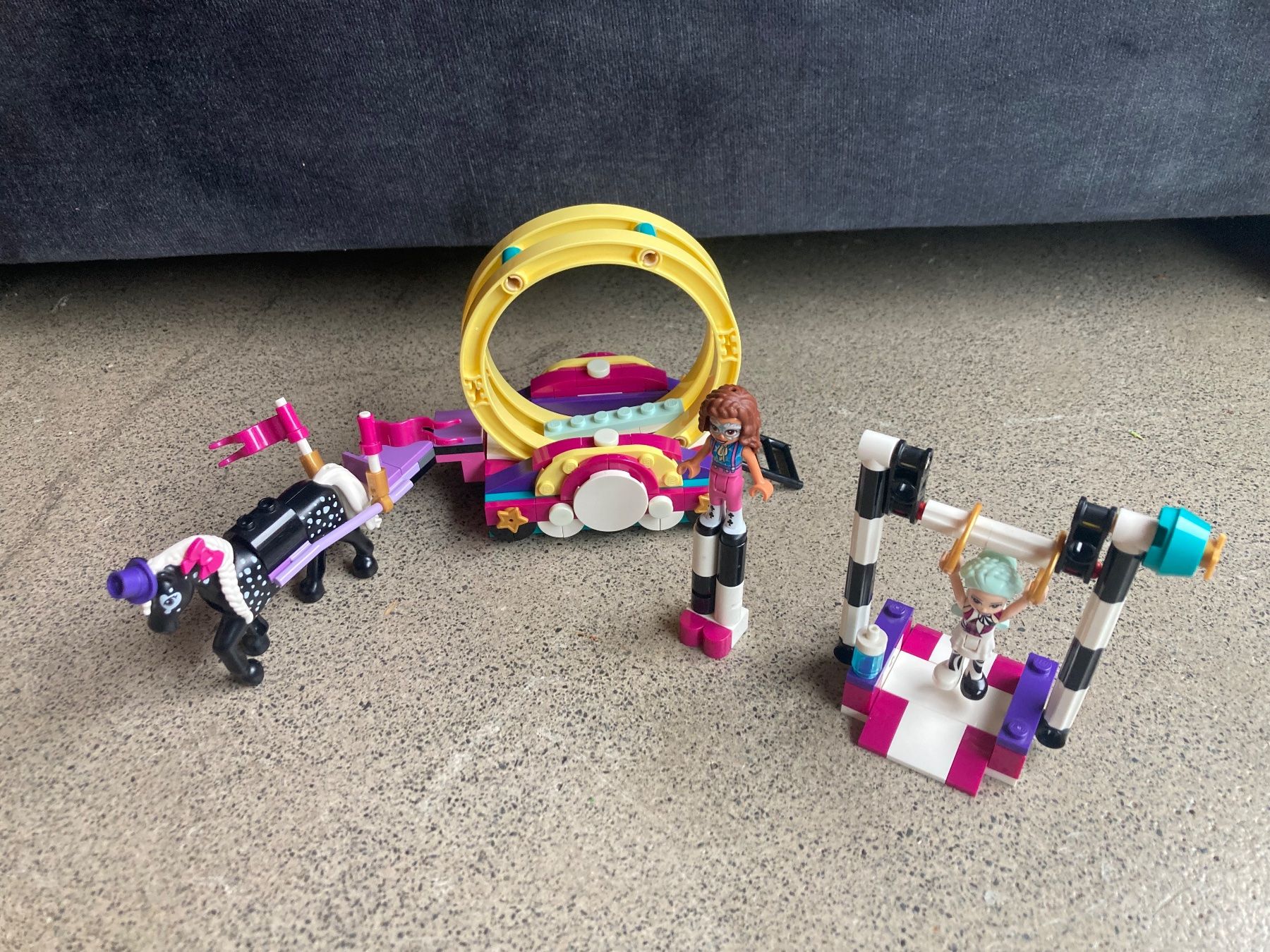Lego Giocattoli: Lego Friends Magische Akrobatikshow – Usato da Walenstadt venduto da mountaingirl30