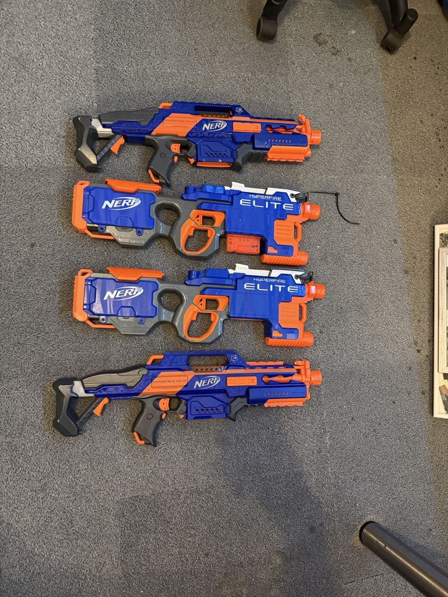 Nerf Jouets: 4 Nerf Blaster Elite Hyperfire Set gebraucht – D'occasion à Gipf-Oberfrick par glogeli