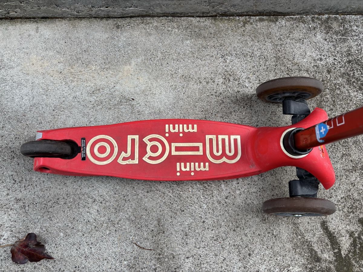 Micro Fahrzeuge für Kinder: Mini Micro Trottinett rot – Gebraucht aus Riehen von ERU_123 3