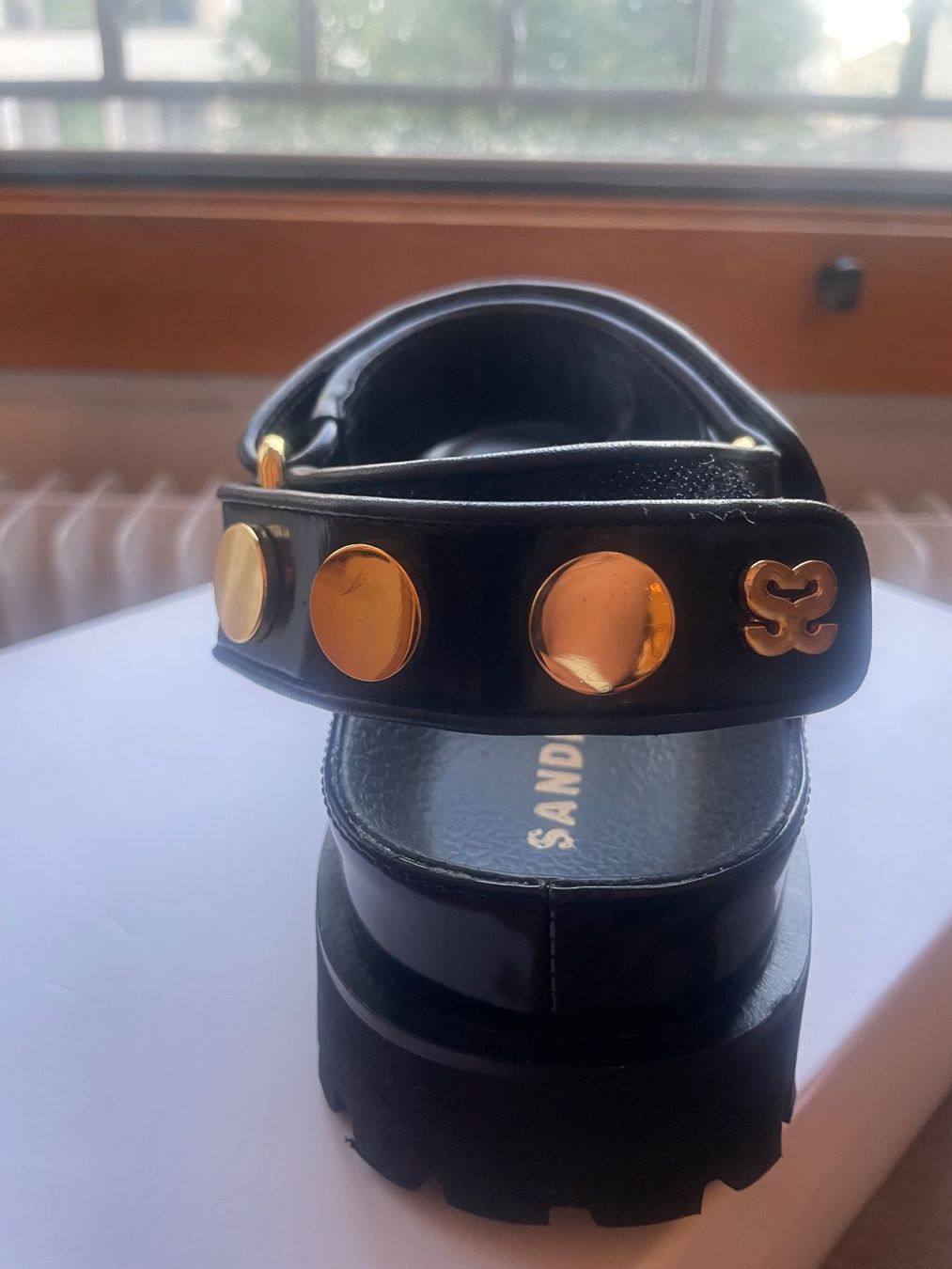 Sandro Scarpe da donna: Sandales Sandro noir clous dorés – Usato da Genève venduto da lailas_things 4