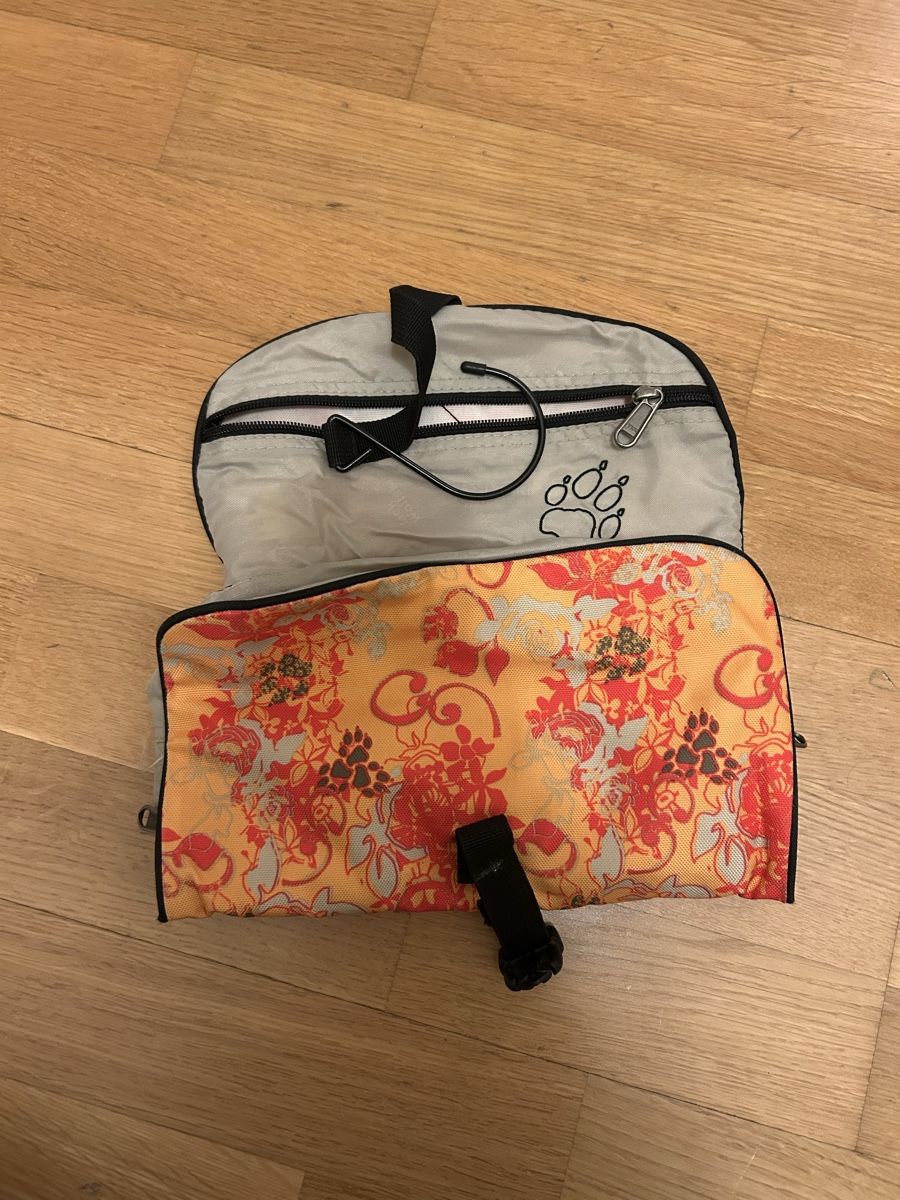 Jack Wolfskin Kosmetikkoffer: Jack Wolfskin Mini Waschsalon, Camping, Reise – Gebraucht aus Zürich von cla_g627 1