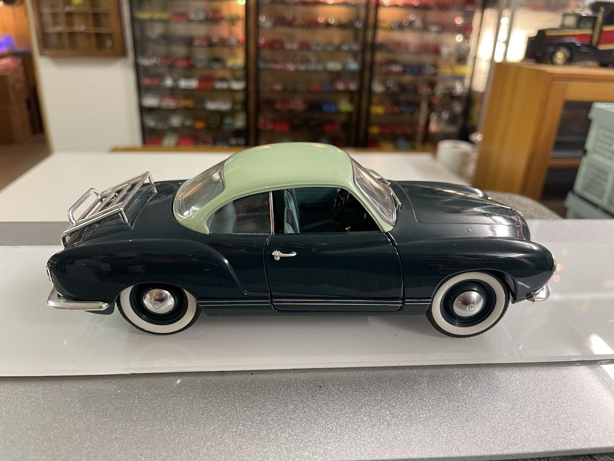 Solido Modellautos: VW Karmann Ghia Coupe Modellauto 1:18 1957 – Gebraucht aus Siebnen von speedy63 4