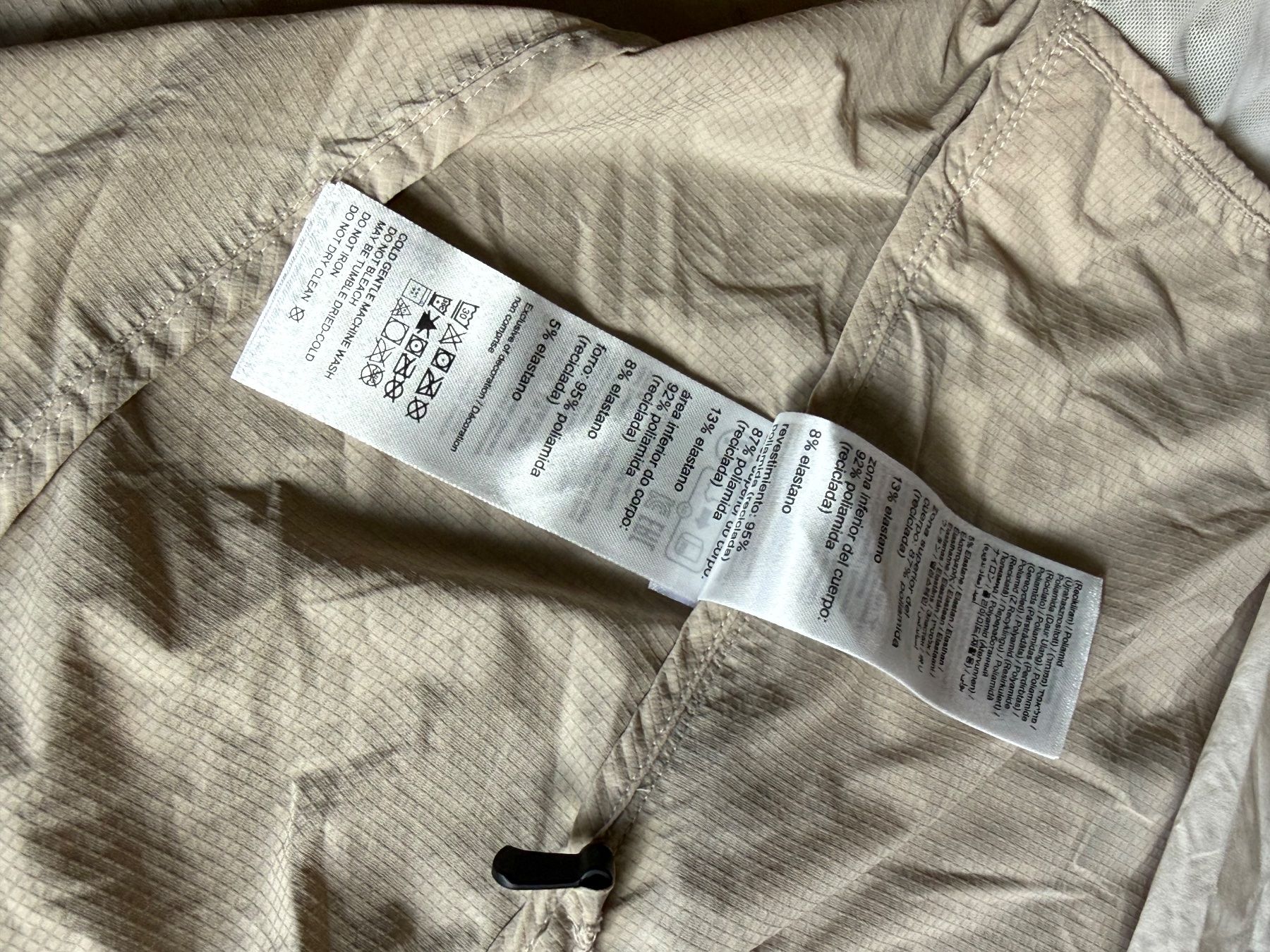 Giacche: ON CORE JACKET - LAUFJACKE – Nuovo (secondo la descrizione) da Zürich venduto da cri_lf28 8