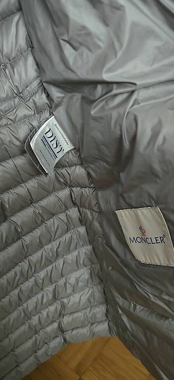 Giacche: Moncler barbel – Usato da Zürich venduto da joo_hrd5 2