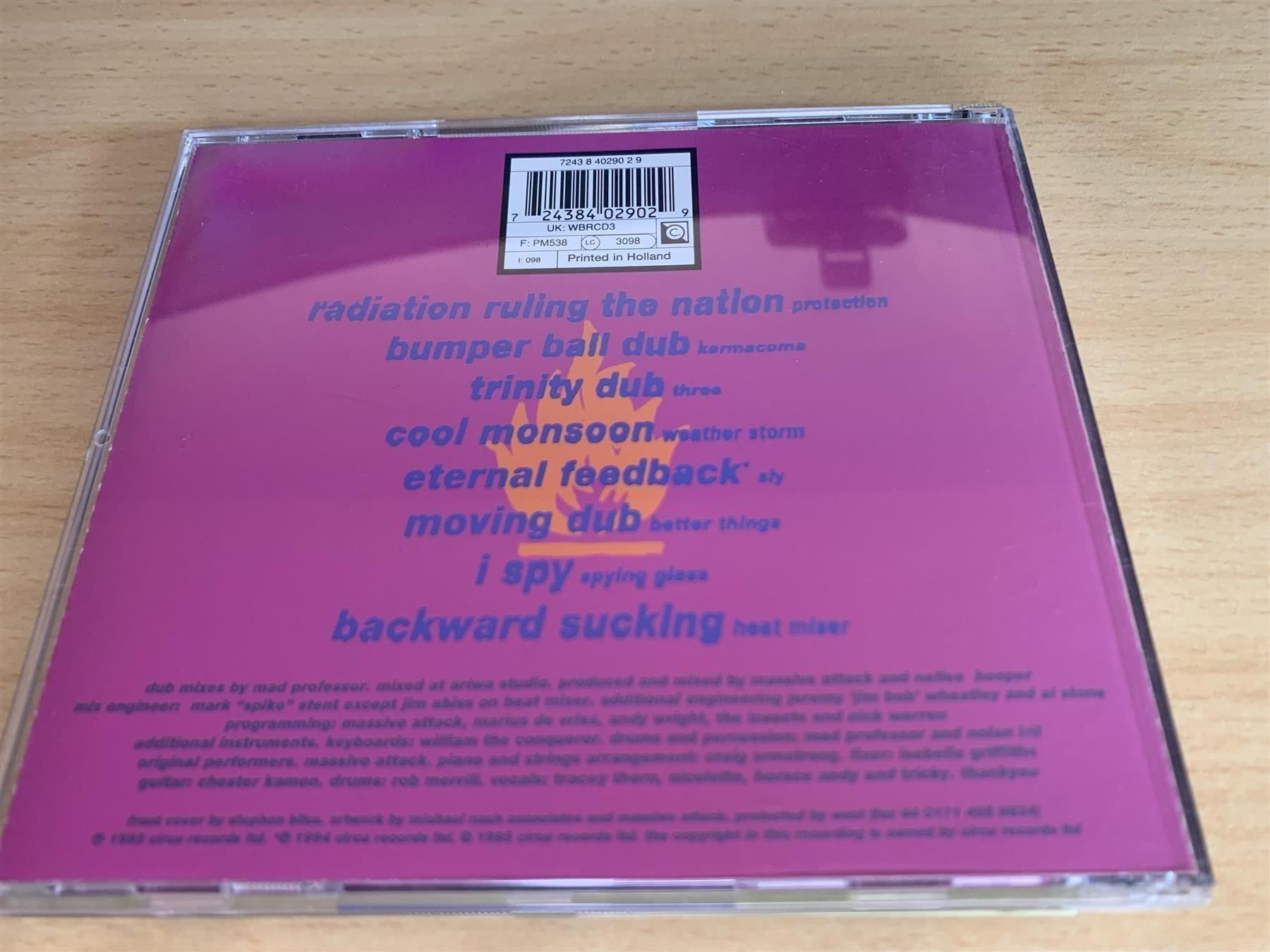 CD: Massive Attack V Mad Professor – No Prot – Usato da Rikon im Tösstal venduto da Alpenmutz 1