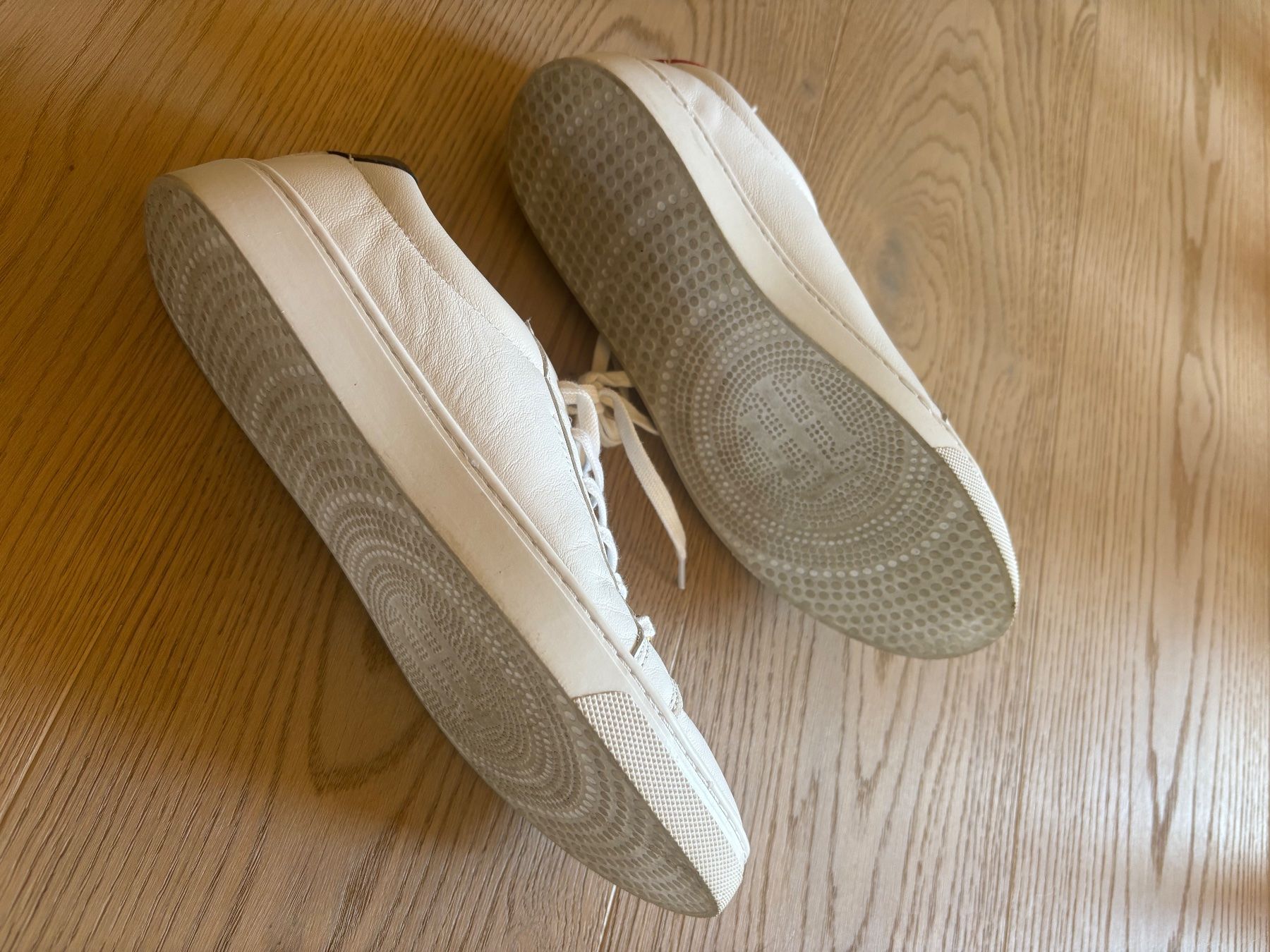 Tommy Hilfiger Chaussures femmes: Tommy Hilfiger Sneaker weiss – D'occasion à Langnau am Albis par mha_2mts 4