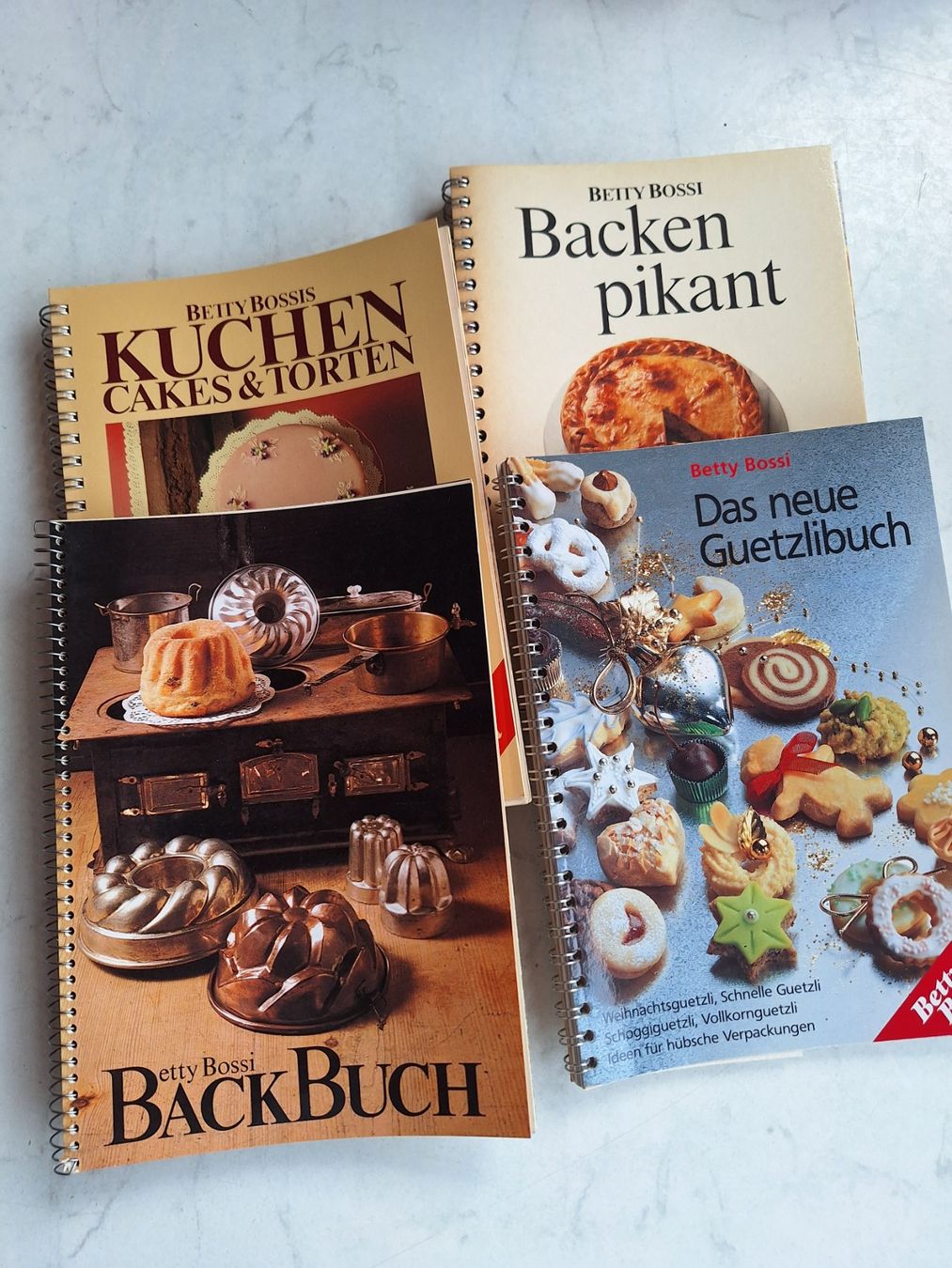 Libri: 4 STK BETTY BOSSI BACKBÜCHER – Usato da Huttwil venduto da Kunterbuntli